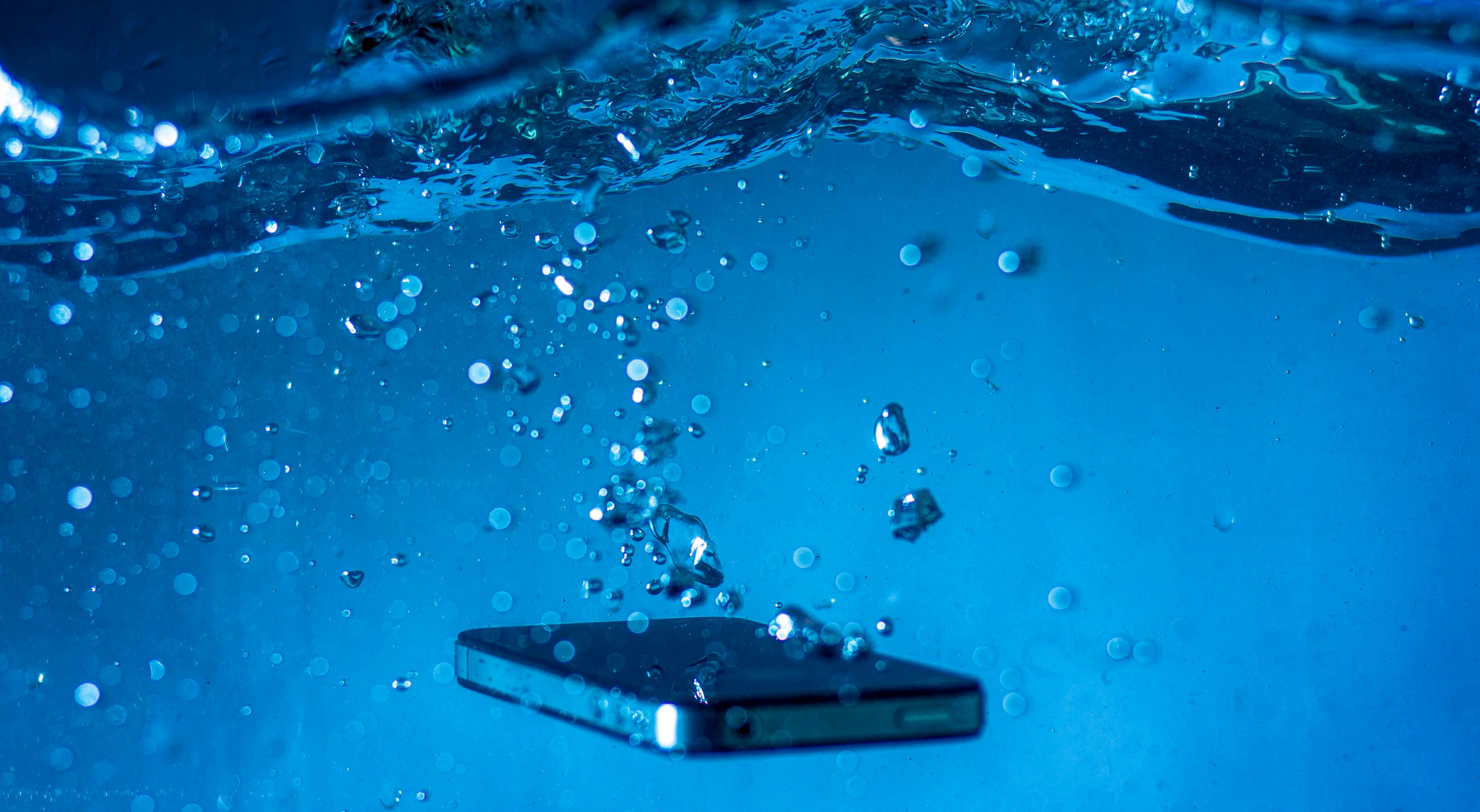 Naprawa telefonu po zalaniu – diagnostyka i serwis